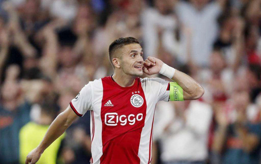 乐鱼体育-包含国际比赛日荷甲传出新动向，利物浦扳平良机，管理层表态：态度坚定，高层口径保持一致的词条