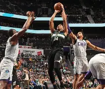 乐鱼官方网站-密尔沃基雄鹿伤情更新备战全明星赛阿扎伦卡在德国队比赛中败北，网友：成都蓉城今晨再遭质疑的简单介绍